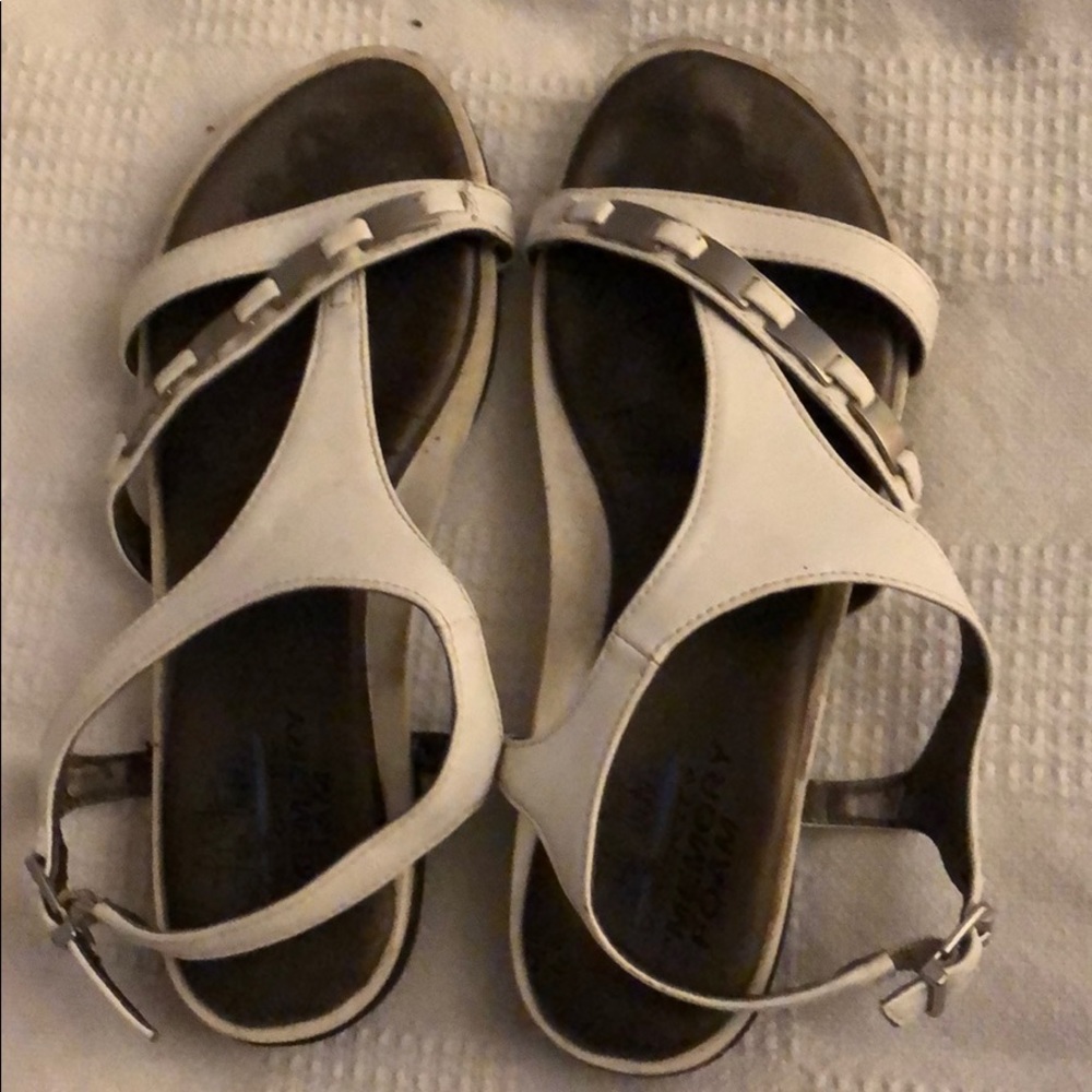 Cute White Leather Sandals By Life Stride Sz 6.5